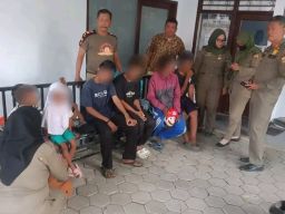 Masih Dalam Suasana Hari Kemerdekaan, Satu Keluarga Di Pemalang Ditemukan Mengamen di Jalanan