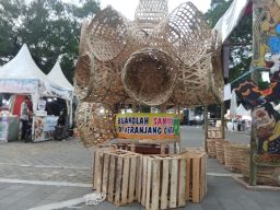 Ketua DKP Pemalang Ajak Warga Buang Sampah Di Keranjang Cinta