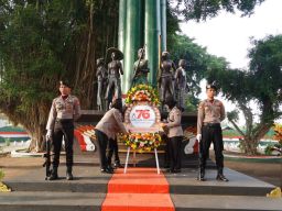 Peringati Hari Jadi ke-76 Polwan Polres Ponorogo Gelar Ziarah ke Makam Pahlawan