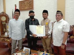 Full Senyum, Achmad Fauzi - Imam Hasyim Terima SK B1KWK Gerindra Jatim