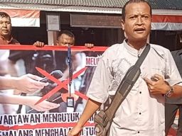 Puluhan Wartawan di Cegat Oleh Sekuriti KPU Tidak Boleh Masuk