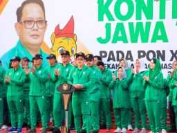 Lepas Kontingen Jatim ke PON XXI, Pj Gubernur Siapkan Bonus Peraih Medali