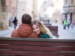 Menjaga Hubungan Tetap Harmonis: Rahasia Komunikasi yang Efektif