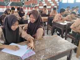 Unik, Siswa SMP di Pemalang Adakan Giat Jumat Literisasi dan Digitalisasi