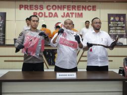 Polda Jatim Amankan Tiga Tersangka Curanmor Satu Diantaranya Bersenjata Airsoft Gun