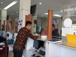 Warga Ponorogo Antusias Manfaatkan Pemutihan Pajak Kendaraan