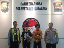 Diduga Menyalahgunakan Narkoba, Dua Pengendara Motor Digelandang Polisi