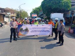 Polres Pelabuhan Tanjung Perak dan KAI Daop 8 Sosialisasi Keselamatan di Perlintasan Kereta Api