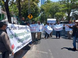 Deklarasi Bumbung Kosong di Depan KPU Surabaya, FKB Minta Kejelasan Payung Hukum