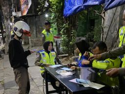 Satlantas Polrestabes Surabaya Menindak Ratusan Kendaraan Roda Dua