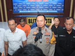 Terduga Pelaku Begal Modus Kempes Ban Digelandang Polisi