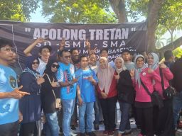 Apolong Taretan Cara Paslon Bagus Sapa Para Alumni SD hingga SMPP dengan Jalan Sehat