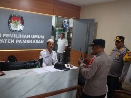 Pastikan Kesiapan Pilkada 2024 Aman, Polres Pamekasan Kontrol Kantor KPU dan Bawaslu
