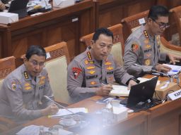 Rapat Bersama Komisi III DPR RI Kapolri Tegaskan Komitmen Transformasi Polri