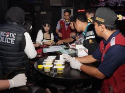 Petugas Gabungan Razia Tiga Tempat Hiburan Malam