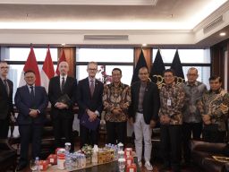 Menteri Hukum Terima Kunjungan Kehormatan Dubes Inggris, Jajaki Kerja Sama Hukum