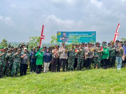 Hijaukan Lumajang, 2000 Pohon Ditanam di Buper Glagah Arum