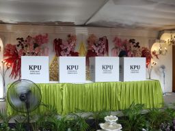 TPS Unik Nuansa Pesta Pernikahan di Bangkalan