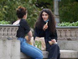 Tips Jitu Agar Tetap Santai Meski Banyak Tugas