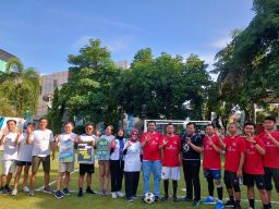 Meriahkan HKN ke-60, Dinkes Jatim Gelar Pemeriksaan Kesehatan hingga Pertandingan Sepakbola