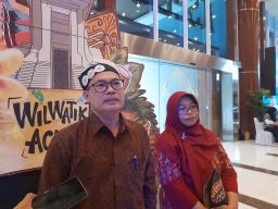 Dekan FIB Unair, Ajak Generasi Muda Memahami Sejarah Kerajaan dari Sudut Pandang Ilmiah