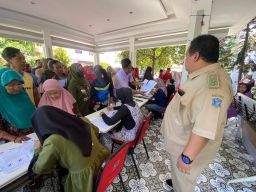 Kelurahan Tanah Kali Kedinding Saluran Bantuan Beras Bulog