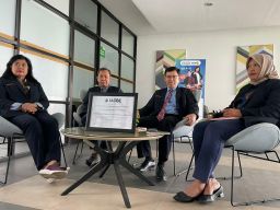 Jadi PTS Pertama Dengan Akreditasi Internasional, Lulusan UHW Akan Terima Banyak Benefit