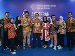 Humas Unesa Cetak Rekor Nasional, Raih 4 Penghargaan di Anugerah Diktisaintek 2024