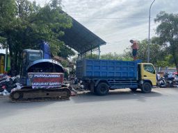 Gerak Cepat Sikapi Darurat, Organisasi Kepemudaan Gotong Royong Angkut Sampah Perkotaan
