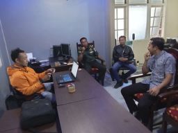 Jalin Sinergi Babinsa Pelda Didik Haryanto Sambangi Perangkat Desa Rajagaluh Lor