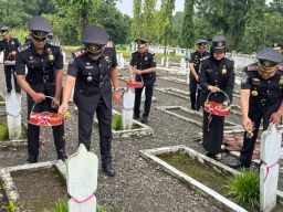 Turut Peringati Hari Bhakti Imigrasi, Petugas Rutan Pemalang Ikuti Upacara Tabur Bunga