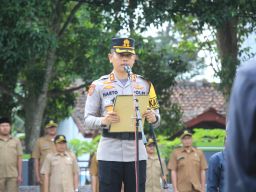 Kapolres Bondowoso Beri Motivasi Pada Siswa-siswi Agar Tertib Lalu Lintas