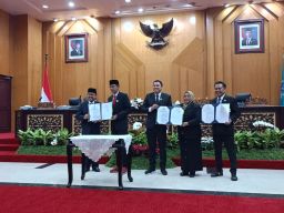 Rapat Paripurna: DPRD Surabaya Tetapkan Pansus untuk Tiga Raperda Inisiatif