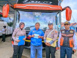 Tim Inspeksi Ditlantas Polda Jatim Terjun ke Sampang, Lakukan Pemeriksaan Angkutan Umum