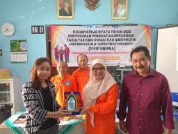 Peran KKN Unipra Surabaya, dalam Meningkatkan Kesadaran Hidup Sehat Masyarakat