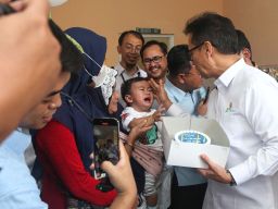 Menkes Tinjau Hari Pertama Program Cek Kesehatan Gratis di Surabaya