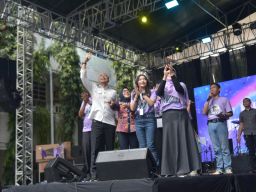 Apresiasi Charity Spectra SMPN 1 Surabaya, Walikota Tanamkan Kebersamaan dan Gotong Royong