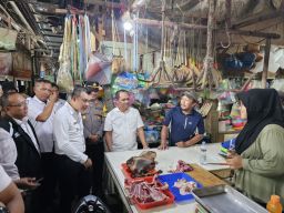 Pastikan Harga Bahan Pokok Stabil Jelang Puasa, Wabup Majalengka Sidak Pasar dan SPBE