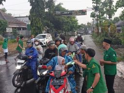 Banom NU Pujer Tebar Kebaikan 900 Takjil untuk Sesama di Bulan Berkah