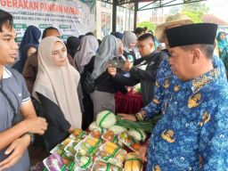 Stabilkan Harga Jelang Lebaran, Bupati Majalengka Buka Gerakan Pangan Murah
