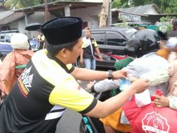 Berbagi Berkah Ramadan, Komunitas Atoz Ki Ronggo Bondowoso Santuni Anak Yatim dan Bagikan 400 Takjil