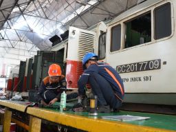 KAI Daop 8 Surabaya Siapkan 58 Lokomotif dan 417 Kereta untuk Angkutan Lebaran 2025