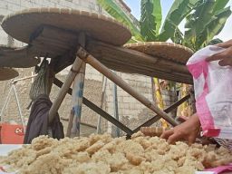 Berkah Ramadan, Nurhayati dan Rengginang yang Tak Pernah Sepi Pesanan