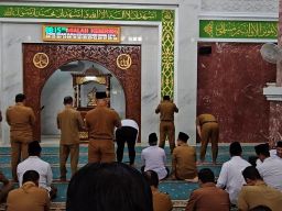 Bupati Majalengka Eman Suherman Canangkan "Gerakan Ngantor Berdhuha"