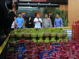 Empat Tersangka Diamankan dalam Ungkap Kasus Oplos LPG