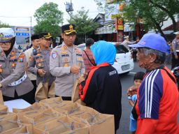 Polres Ngawi Sosialisasikan Hotline 110 untuk Mudik Aman