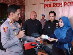 Polisi Kembalikan Motor Korban Curanmor Sepasang Kekasih Tanpa Pungutan Biaya