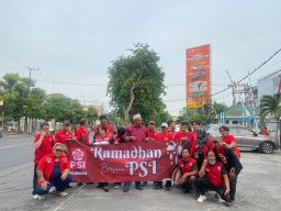 DPD PSI Surabaya Tebar Kebaikan, Bagikan Takjil dan Santuni Anak Yatim di Bulan Ramadan