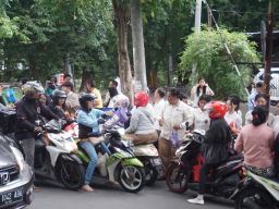 Diinisiasi Siswa: SMA NSA Bagikan Takjil, Wujudkan Toleransi, Tanamkan Nilai Kebersamaan