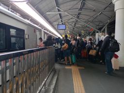 Arus Balik Lebaran Mulai Meningkat, Penumpang Turun di Daop 8 Surabaya Melonjak